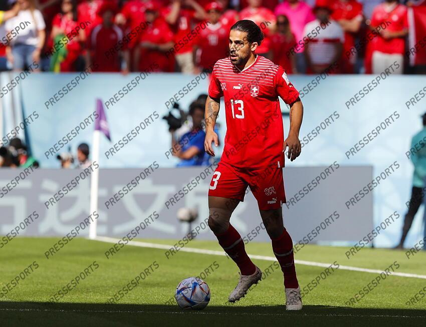 24.11.2022, Al Janoub Stadium, Al Wakrah, QAT, FIFA WM 2022, Schweiz vs Kamerun, Gruppe G, im Bild Ricardo Rodriguez of Switzerland in possession // Ricardo Rodriguez of Switzerland in possession during Group G Match between Switzerland and Cameroon of the FIFA Worldcup Qatar 2022 at the Al Janoub Stadium in Al Wakrah, Qatar on 2022/11/24. EXPA Pictures © 2022, PhotoCredit: EXPA/ Focus Images/ Paul Chesterton ATTENTION - for AUT, GER, FRA, ITA, SUI, POL, CRO, SLO only SUISSE-CAMEROUN (1-0) 