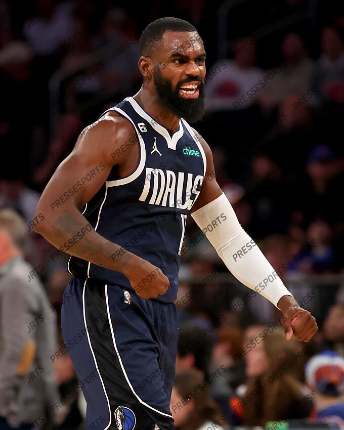 Dec 3, 2022; New York, New York, USA; Dallas Mavericks forward Tim Hardaway Jr. (11) reacts during the third quarter against the New York Knicks at Madison Square Garden. Mandatory Credit: Brad Penner-USA TODAY Sports 03 DECEMBRE 