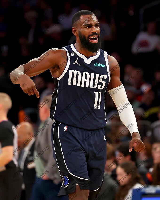 Dec 3, 2022; New York, New York, USA; Dallas Mavericks forward Tim Hardaway Jr. (11) reacts during the third quarter against the New York Knicks at Madison Square Garden. Mandatory Credit: Brad Penner-USA TODAY Sports 03 DECEMBRE 