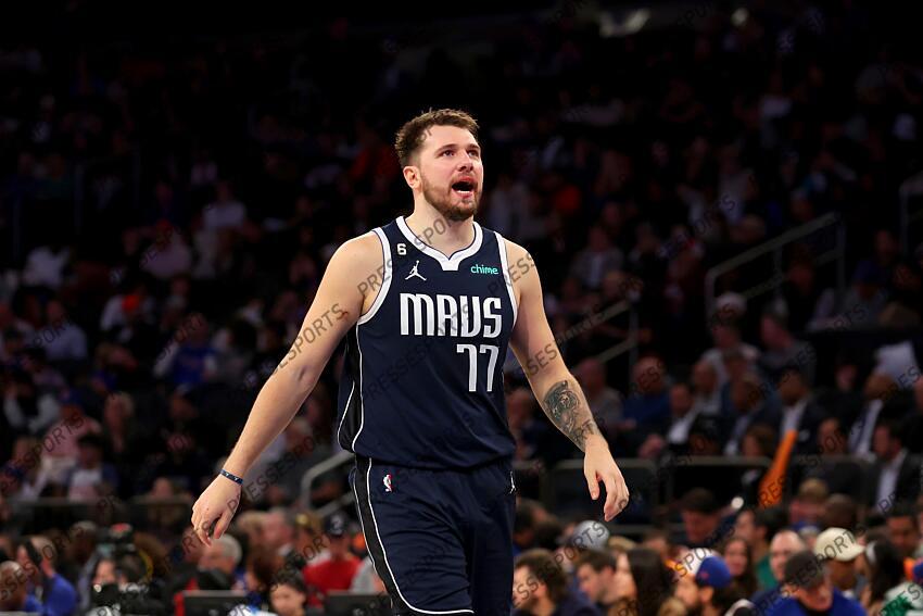 Dec 3, 2022; New York, New York, USA; Dallas Mavericks guard Luka Doncic (77) reacts during the third quarter against the New York Knicks at Madison Square Garden. Mandatory Credit: Brad Penner-USA TODAY Sports 03 DECEMBRE 