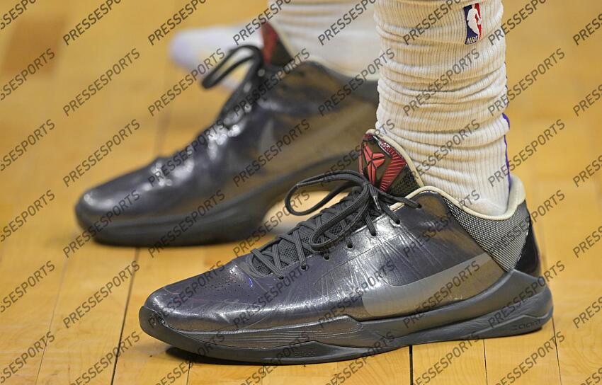 Dec 3, 2022; Los Angeles, California, USA; Detailed view of the basketball sneakers worn by Sacramento Kings forward Trey Lyles (41) during a game against the Los Angeles Clippers at Crypto.com Arena. Mandatory Credit: Jayne Kamin-Oncea-USA TODAY Sports 03 DECEMBRE 