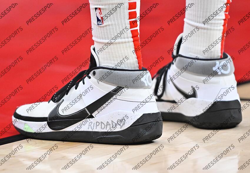 Dec 3, 2022; Toronto, Ontario, CAN; A view of shoes worn by Toronto Raptors forward Pascal Siakam (43) against the Orlando Magic at Scotiabank Arena. Mandatory Credit: Dan Hamilton-USA TODAY Sports 03 DECEMBRE 