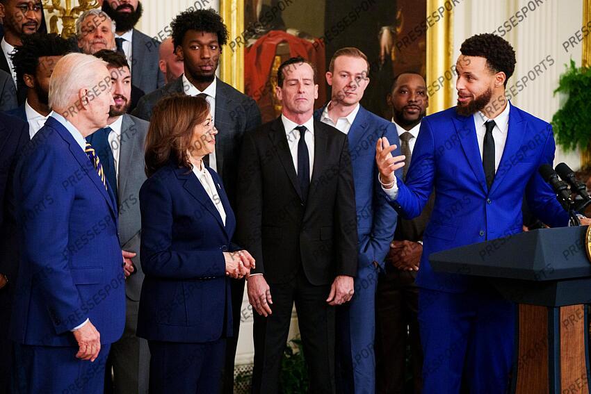 Jan 17, 2023; Washington, DC, USA; Steph Curry of the Golden State Warriors speaks as President Joe Biden and Vice President Kamala Harris listen during a ceremony in the East Room of the White House to celebrate their 2022 NBA championship. Mandatory Credit: Josh Morgan-USA TODAY GOLDEN STATE WARRIORS A LA MAISON BLANCHE 
