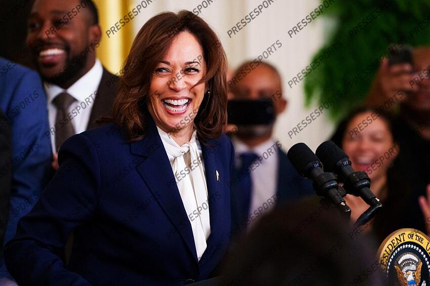 Jan 17, 2023; Washington, DC, USA; Vice President Kamala Harris speaks in the East Room of the White House during a ceremony to celebrate the Golden State Warriors on their 2022 NBA championship. Mandatory Credit: Josh Morgan-USA TODAY GOLDEN STATE WARRIORS A LA MAISON BLANCHE 