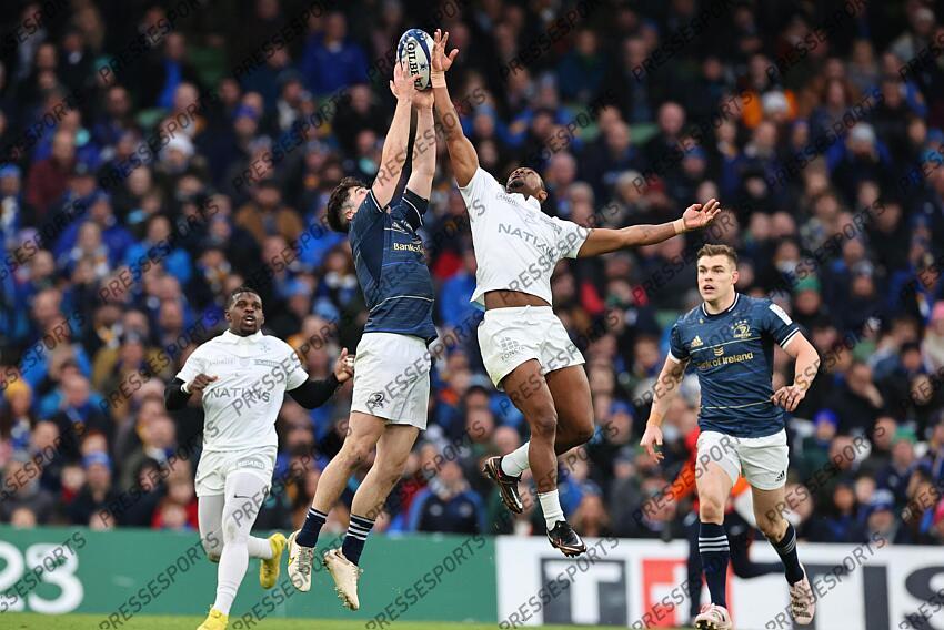 Heineken Champions Cup Round 4 Pool A, Aviva Stadium, Dublin 21/1/2023 Leinster vs Racing 92 Jimmy O'Brien competes in the air Mandatory Credit ©INPHO/Billy Stickland LEINSTER-RACING 92 (36-10) 