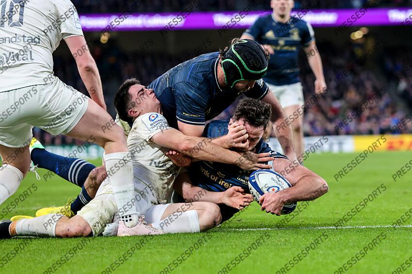 Heineken Champions Cup Round 4 Pool A, Aviva Stadium, Dublin 21/1/2023 Leinster vs Racing 92 Leinster's Hugo Keenan and Racing 92's Nolann Le Garrec Mandatory Credit ©INPHO/Billy Stickland LEINSTER-RACING 92 (36-10) 