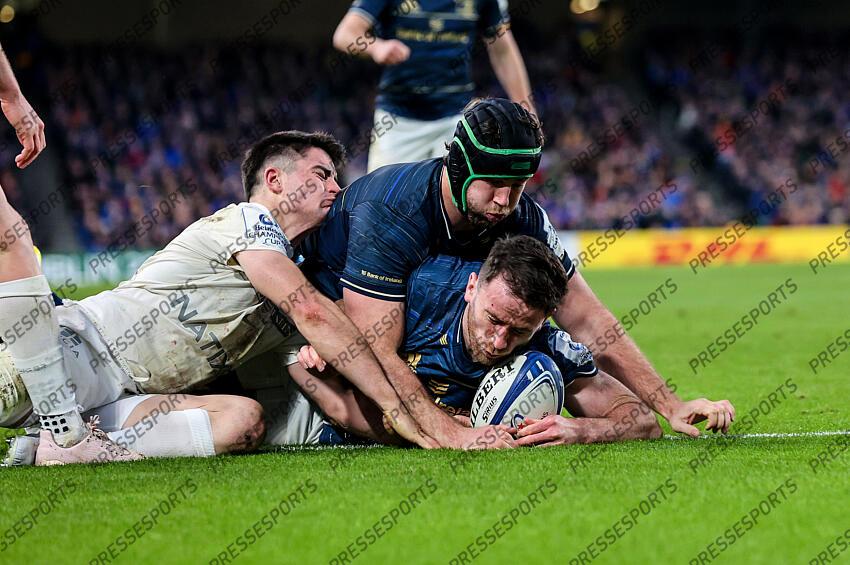 Heineken Champions Cup Round 4 Pool A, Aviva Stadium, Dublin 21/1/2023 Leinster vs Racing 92 Leinster's Hugo Keenan and Racing 92's Nolann Le Garrec Mandatory Credit ©INPHO/Billy Stickland LEINSTER-RACING 92 (36-10) 