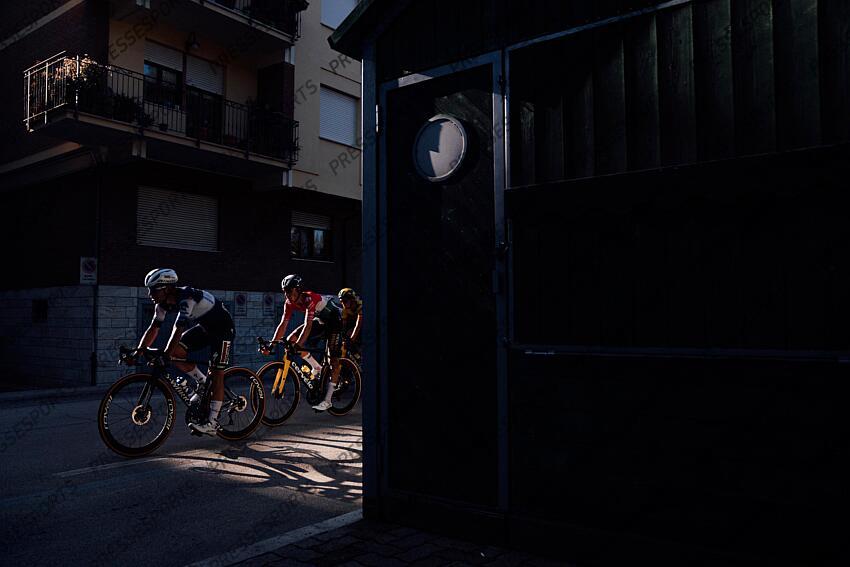 Picture by Zac Williams/SWpix.com- 12/03/2023 - Cycling - 2023 Tirreno Adriatico Stage 7 - San Benedetto Del Tronto, Italy - Attila Valter, Jumbo Visma. ETAPE 07 SAN BENEDETTO DEL TRONTO/SAN BENEDETTO DEL TRONTO 
