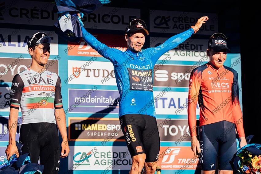 Picture by Zac Williams/SWpix.com- 12/03/2023 - Cycling - 2023 Tirreno Adriatico Stage 7 - San Benedetto Del Tronto, Italy - Primoz Roglic, Jumbo Visma, wins the 2023 Tirreno Adriatico. ETAPE 07 SAN BENEDETTO DEL TRONTO/SAN BENEDETTO DEL TRONTO 