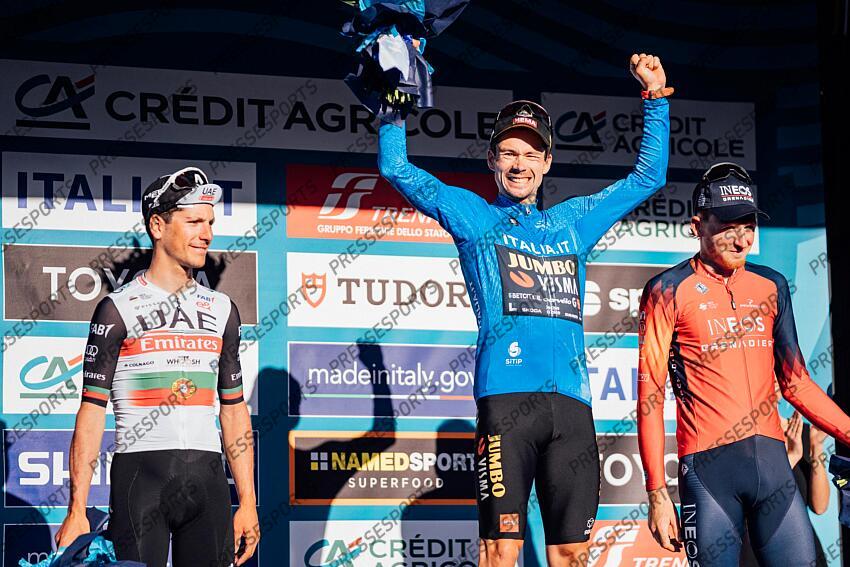 Picture by Zac Williams/SWpix.com- 12/03/2023 - Cycling - 2023 Tirreno Adriatico Stage 7 - San Benedetto Del Tronto, Italy - Joao Almedia, UAE Team Emirates, Tao Geoghegan Hart, Ineos Grenadiers, Primoz Roglic, Jumbo Visma. ETAPE 07 SAN BENEDETTO DEL TRONTO/SAN BENEDETTO DEL TRONTO 