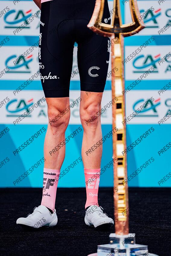 Picture by Zac Williams/SWpix.com- 12/03/2023 - Cycling - 2023 Tirreno Adriatico Stage 7 - San Benedetto Del Tronto, Italy - Hugh Carthy, EF Education Easypost. - Winners Trophy - Trident of Poseidon, Neptunes Fork, Trofeo Maestro di Mare ETAPE 07 SAN BENEDETTO DEL TRONTO/SAN BENEDETTO DEL TRONTO 