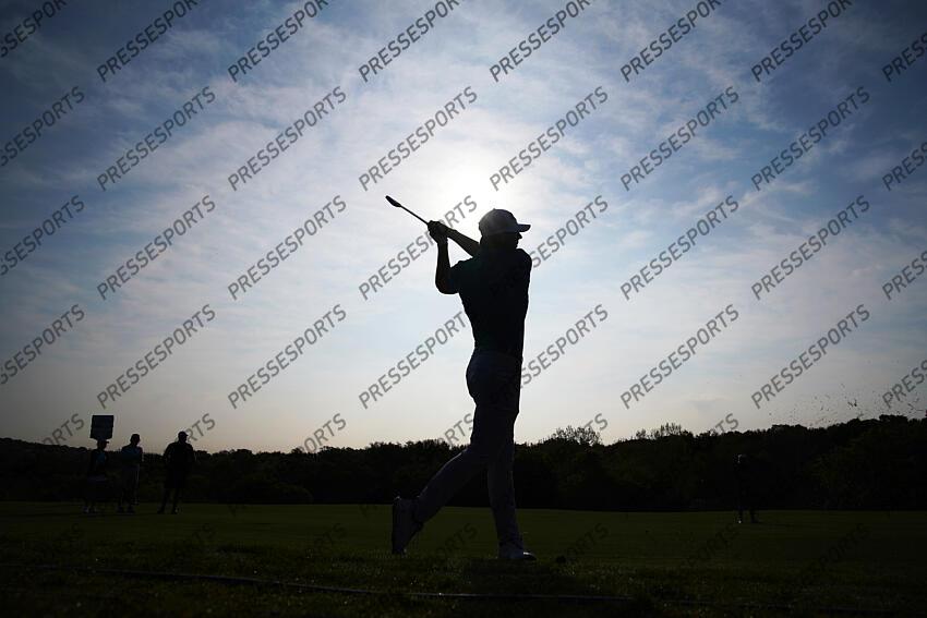 Mar 26, 2023; Austin, Texas, USA; Sam Burns chips from the fairway in a match against Scottie Scheffler during the final day of the World Golf Championships-Dell Technologies Match Play golf tournament. Mandatory Credit: Dustin Safranek-USA TODAY Sports PGA: World Golf Championships-Dell Technologies Match Play - Final Round 