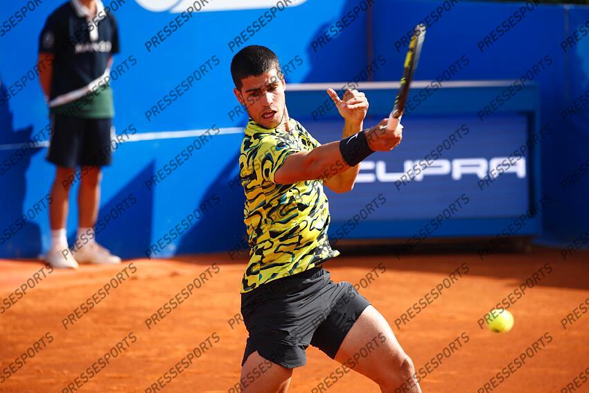 Carlos Alcaraz (ESP), APRIL18, 2023 - Tennis : Carlos Alcaraz during singles 2nd round match against Nuno Borges on the Barcelona Open Banc Sabadell tennis tournament at the Real Club de Tenis de Barcelona in Barcelona, Spain. (Photo by Mutsu Kawamori/AFLO) Tennis : Barcelona Open Banc Sabadell 2023 