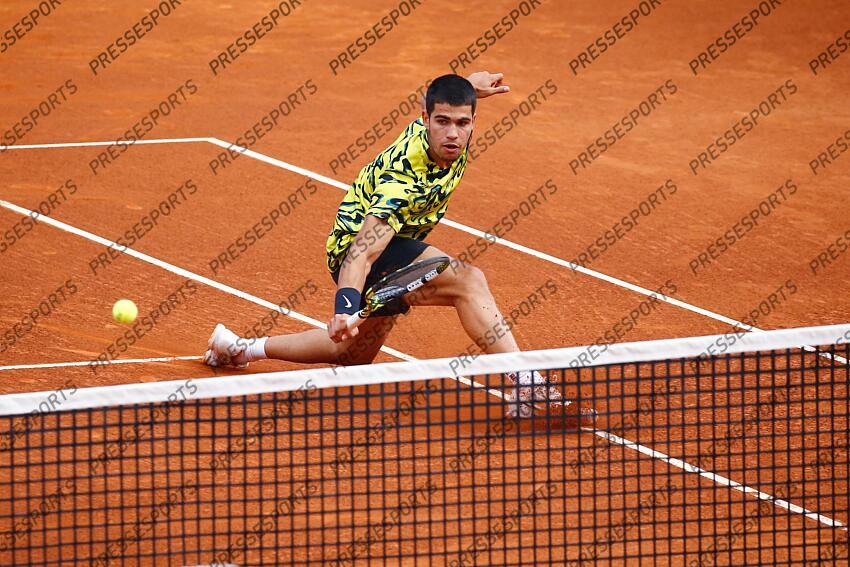 Carlos Alcaraz (ESP), APRIL18, 2023 - Tennis : Carlos Alcaraz during singles 2nd round match against Nuno Borges on the Barcelona Open Banc Sabadell tennis tournament at the Real Club de Tenis de Barcelona in Barcelona, Spain. (Photo by Mutsu Kawamori/AFLO) Tennis : Barcelona Open Banc Sabadell 2023 