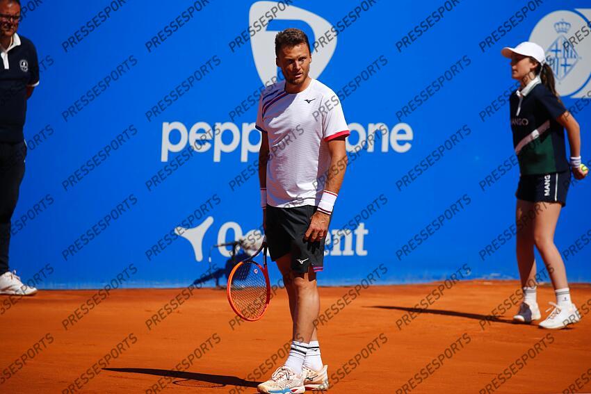 Jozef Kovalik (SVK), APRIL19, 2023 - Tennis : Jozef Kovalik during singles 2nd round match against Denis Shapovalov on the Barcelona Open Banc Sabadell tennis tournament at the Real Club de Tenis de Barcelona in Barcelona, Spain. (Photo by Mutsu Kawamori/AFLO) Tennis : Barcelona Open Banc Sabadell 2023 