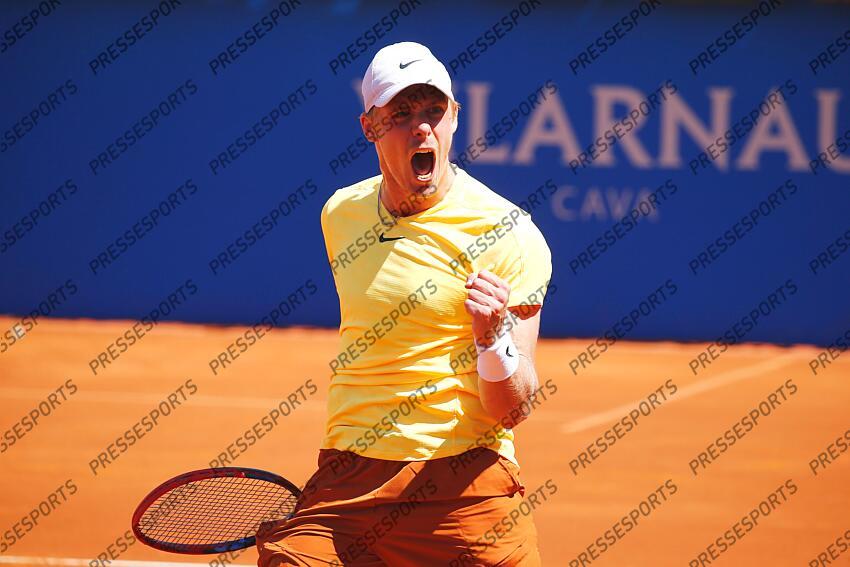 Denis Shapovalov (CAN), APRIL19, 2023 - Tennis : Denis Shapovalov celebrate take the point during singles 2nd round match against Jozef Kovalik on the Barcelona Open Banc Sabadell tennis tournament at the Real Club de Tenis de Barcelona in Barcelona, Spain. (Photo by Mutsu Kawamori/AFLO) Tennis : Barcelona Open Banc Sabadell 2023 