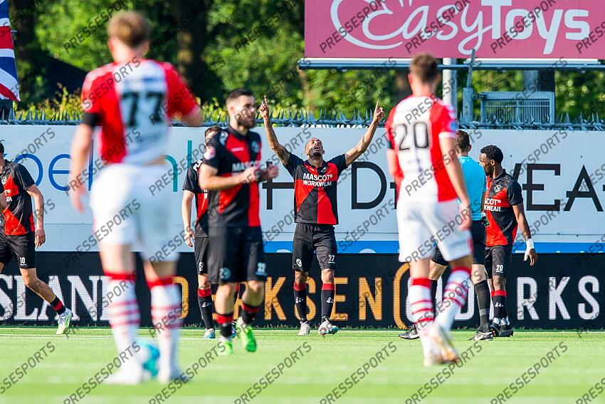 EMMEN - (m) Rajiv van La Parra of Almere City FC celebrates his goal during the play-off promotion/relegation match between FC Emmen and Almere City FC at De Oude Meerdijk on June 11, 2023 in Emmen, Netherlands. ANP COR LASKER FC EMMEN-ALMERE CITY FC (1-2) 