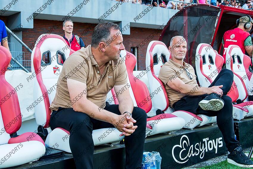EMMEN - Disappointment at (l) FC Emmen assistant coach Casper Goedkoop and (r) Gerard Wiekens because the relegation to the kitchen champion division was not prevented by winning over two games against Almere City FC during the play-off promotion/relegation match between FC Emmen and Almere City FC at De Oude Meerdijk on June 11, 2023 in Emmen, Netherlands. ANP COR LASKER FC EMMEN-ALMERE CITY FC (1-2) 