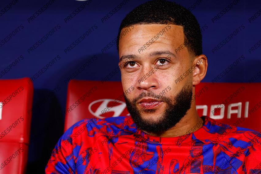 Memphis Depay of Atletico de Madrid looks on during the spanish league, La Liga EA Sports, football match played between Atletico de Madrid and Granada CF at Civitas Metropolitano stadium on August 14, 2023, in Madrid, Spain. ATLETICO DE MADRID-GRENADE CF (3-1) 