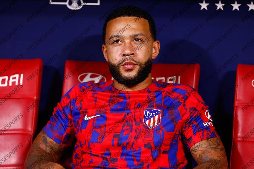 Memphis Depay of Atletico de Madrid looks on during the spanish league, La Liga EA Sports, football match played between Atletico de Madrid and Granada CF at Civitas Metropolitano stadium on August 14, 2023, in Madrid, Spain. ATLETICO DE MADRID-GRENADE CF (3-1) 