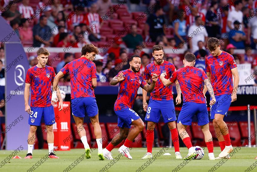 Memphis Depay of Atletico de Madrid warms up during the spanish league, La Liga EA Sports, football match played between Atletico de Madrid and Granada CF at Civitas Metropolitano stadium on August 14, 2023, in Madrid, Spain. ATLETICO DE MADRID-GRENADE CF (3-1) 