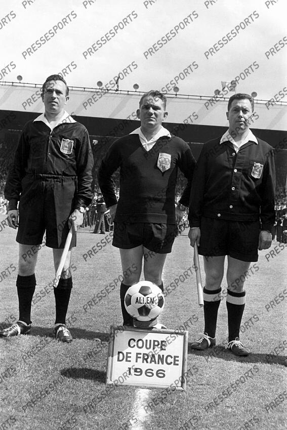 FOOT MAG N°55. 08-1964 Foot pro Kopa parle photo Oudjani Stako