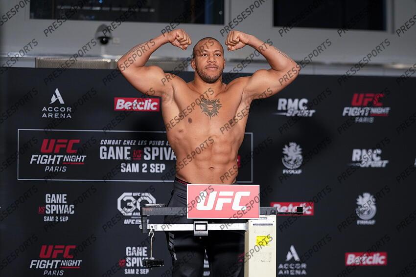 Pesée officielle Ciryl Gane UFC Fight Night Gane vs Spivac pesée officiel 