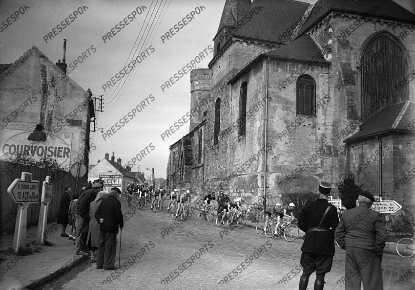 village PARIS/BRUXELLES retro course Paris/Bruxelles des annees 50's 