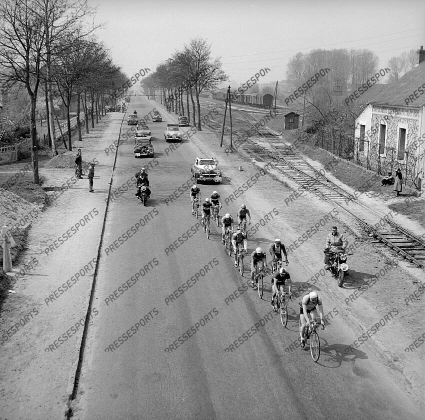 PARIS/BRUXELLES retro course Paris/Bruxelles des annees 50's 