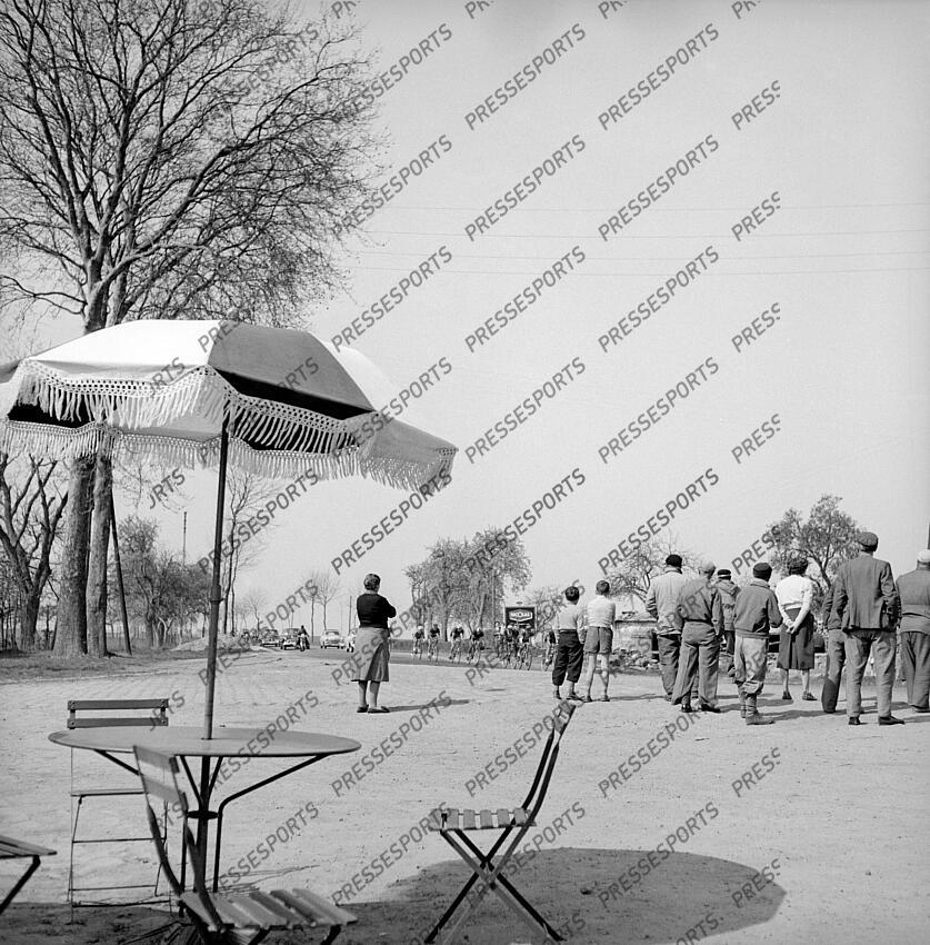 PARIS/BRUXELLES retro course Paris/Bruxelles des annees 50's 