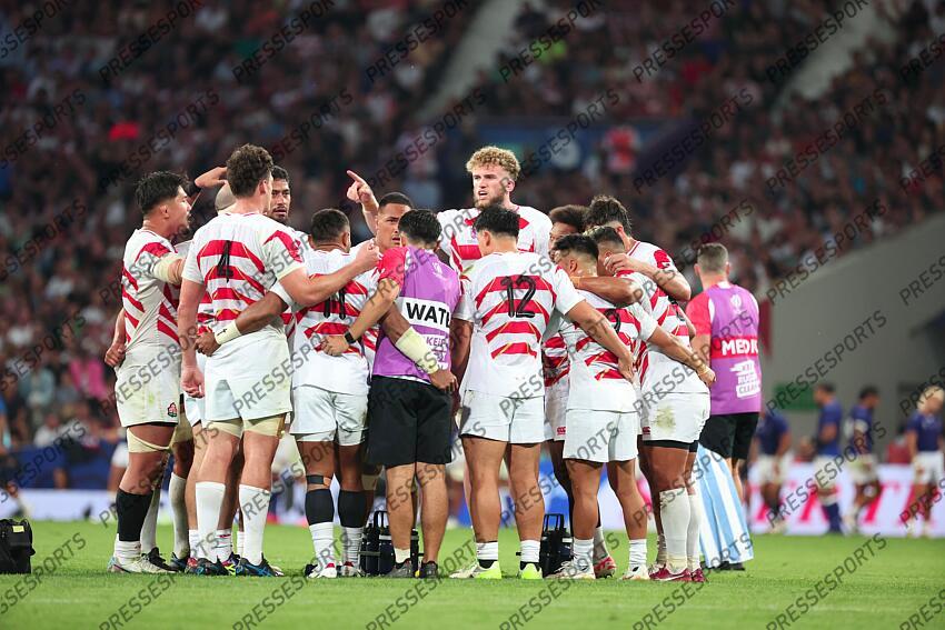 Dearns (Warner) JAPON-SAMOA (28-22) joueurs en cercle 
