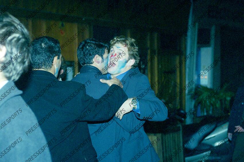 tournaire (franck) devant le Purdey Bar rue Guisarde (rue de la Soif) 