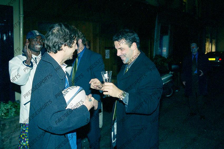 laimaison (christophe) devant le Purdey Bar rue Guisarde (rue de la Soif) 