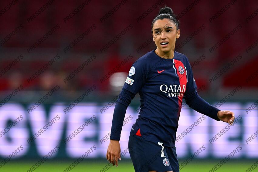 AMSTERDAM - Sakina Karchaoui of Paris Saint-Germain during the UEFA Women's Champions League Group C match between Ajax Amsterdam and Paris Saint Germain at the Johan Cruijff ArenA on November 15, 2023 in Amsterdam, Netherlands. ANP | Hollandse Hoogte | GERRIT VAN COLOGNE (F) AJAX AMSTERDAM-(F) PSG (2-0) 