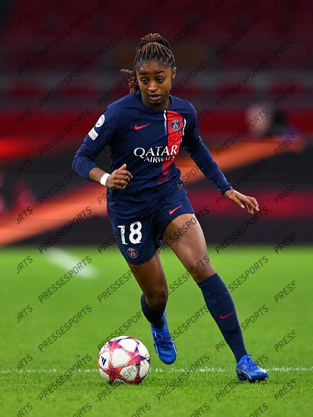 AMSTERDAM - Laurina Fazer of Paris Saint-Germain during the UEFA Women's Champions League Group C match between Ajax Amsterdam and Paris Saint Germain at the Johan Cruijff ArenA on November 15, 2023 in Amsterdam, Netherlands. ANP | Hollandse Hoogte | GERRIT VAN COLOGNE (F) AJAX AMSTERDAM-(F) PSG (2-0) 