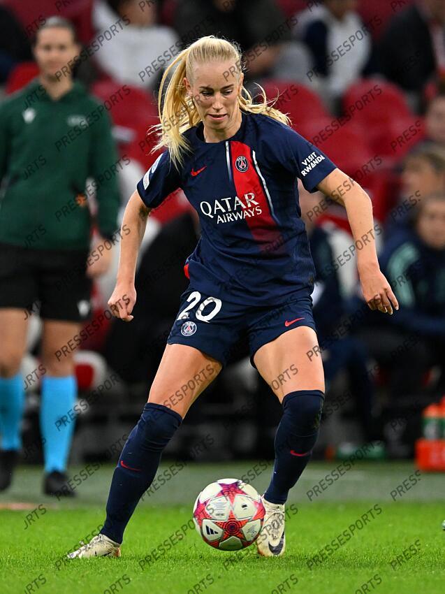 AMSTERDAM - Amalie Vangsgaard of Paris Saint-Germain. during the UEFA Women's Champions League Group C match between Ajax Amsterdam and Paris Saint Germain at the Johan Cruijff ArenA on November 15, 2023 in Amsterdam, Netherlands. ANP | Hollandse Hoogte | GERRIT VAN COLOGNE (F) AJAX AMSTERDAM-(F) PSG (2-0) 