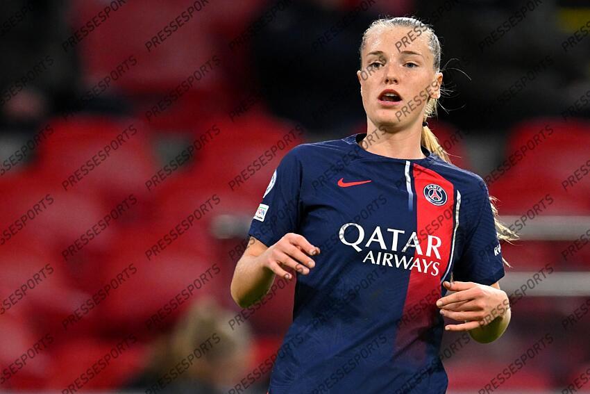 AMSTERDAM - Jade le Guilly of Paris Saint-Germain during the UEFA Women's Champions League Group C match between Ajax Amsterdam and Paris Saint Germain at the Johan Cruijff ArenA on November 15, 2023 in Amsterdam, Netherlands. ANP | Hollandse Hoogte | GERRIT VAN COLOGNE (F) AJAX AMSTERDAM-(F) PSG (2-0) 