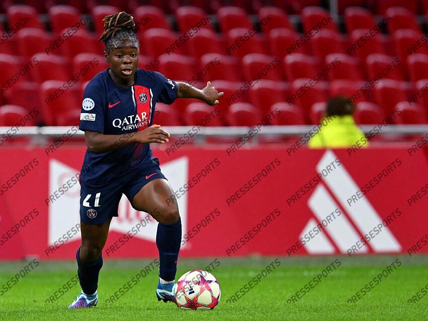 AMSTERDAM - Sandy Baltimore of Paris Saint-Germain during the UEFA Women's Champions League Group C match between Ajax Amsterdam and Paris Saint Germain at the Johan Cruijff ArenA on November 15, 2023 in Amsterdam, Netherlands. ANP | Hollandse Hoogte | GERRIT VAN COLOGNE (F) AJAX AMSTERDAM-(F) PSG (2-0) 