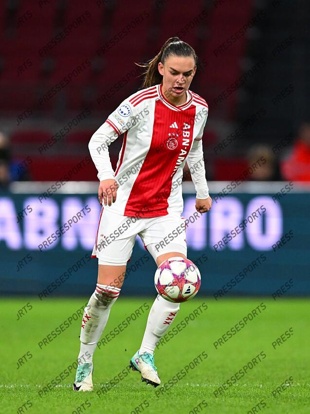 AMSTERDAM - Romee Leuchter of Ajax during the UEFA Women's Champions League Group C match between Ajax Amsterdam and Paris Saint Germain at the Johan Cruijff ArenA on November 15, 2023 in Amsterdam, Netherlands. ANP | Hollandse Hoogte | GERRIT VAN COLOGNE (F) AJAX AMSTERDAM-(F) PSG (2-0) 