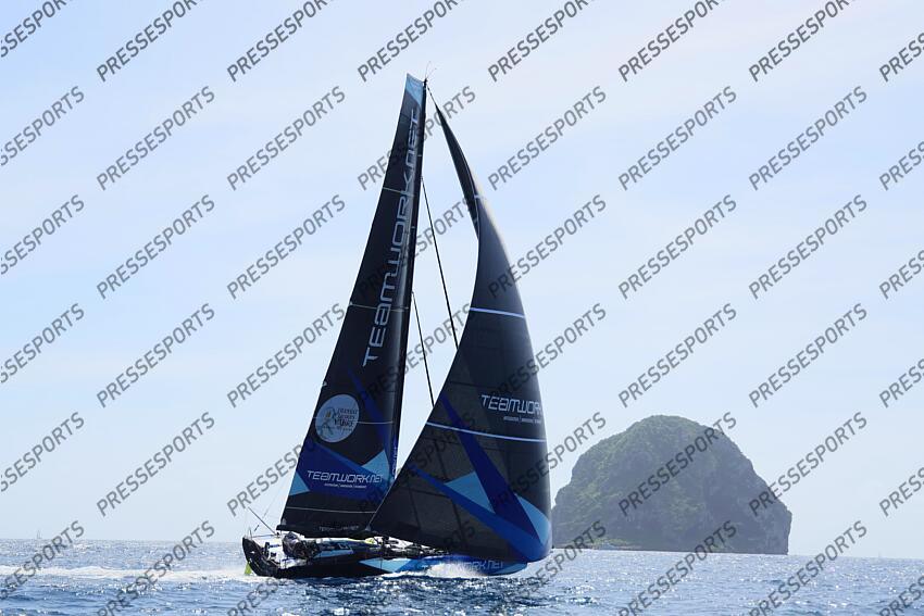ARRIVEE TRANSAT JACQUES VABRE 2023 skippers : mettraux (justine) villion (julien) rocher du diamant 