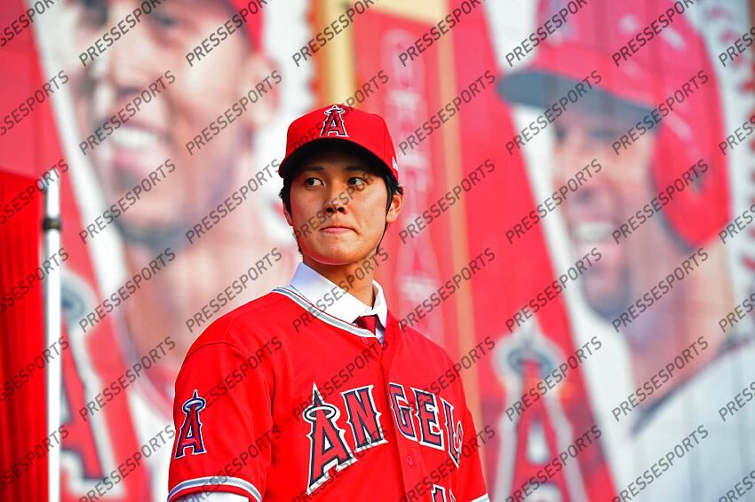 Dec 9, 2017; Anaheim, CA, USA; Los Angeles Angels player Shohei Ohtani (17) is introduced to media and fans during a press conference today at Anaheim Stadium of Anaheim. Mandatory Credit: Jayne Kamin-Oncea-USA TODAY Sports MLB: Los Angeles Angels-Press Conference 