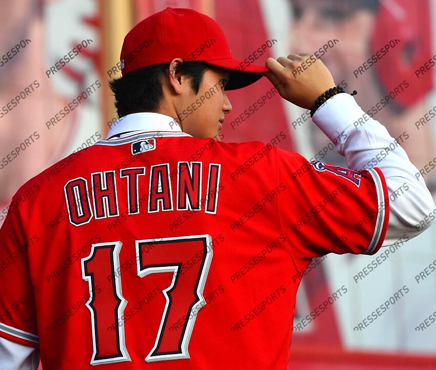 Dec 9, 2017; Anaheim, CA, USA; Los Angeles Angels player Shohei Ohtani (17) is introduced to media and fans during a press conference today at Anaheim Stadium of Anaheim. Mandatory Credit: Jayne Kamin-Oncea-USA TODAY Sports MLB: Los Angeles Angels-Press Conference 