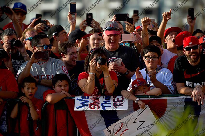 Dec 9, 2017; Anaheim, CA, USA; Fans watch as Los Angeles Angels player Shohei Ohtani (17) is introduced during a press conference today at Anaheim Stadium of Anaheim. Mandatory Credit: Jayne Kamin-Oncea-USA TODAY Sports MLB: Los Angeles Angels-Press Conference 