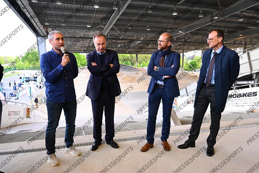 a legender fourgoux (jean michel) peulot (jean loup) callot (michel) MAGAZINE SITE BMX JO 2024 fourgoux : président de l'agglomération de SQY peulot : manager du velodrome national 