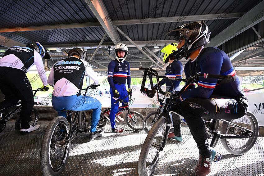 pilard (arthur) - (fra) - MAGAZINE SITE BMX JO 2024 garoyan (leo) - (fra) - au 1er plan 