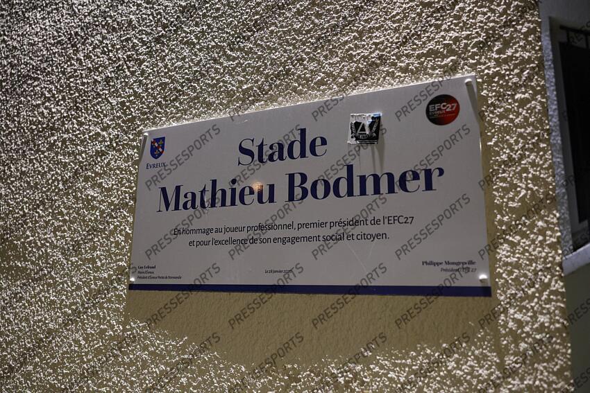 MAGAZINE EVREUX LA FABRIQUE A CHAMPIONS stade rebaptisé au nom de bodmer (mathieu) plaque L'(07/01/2023) 