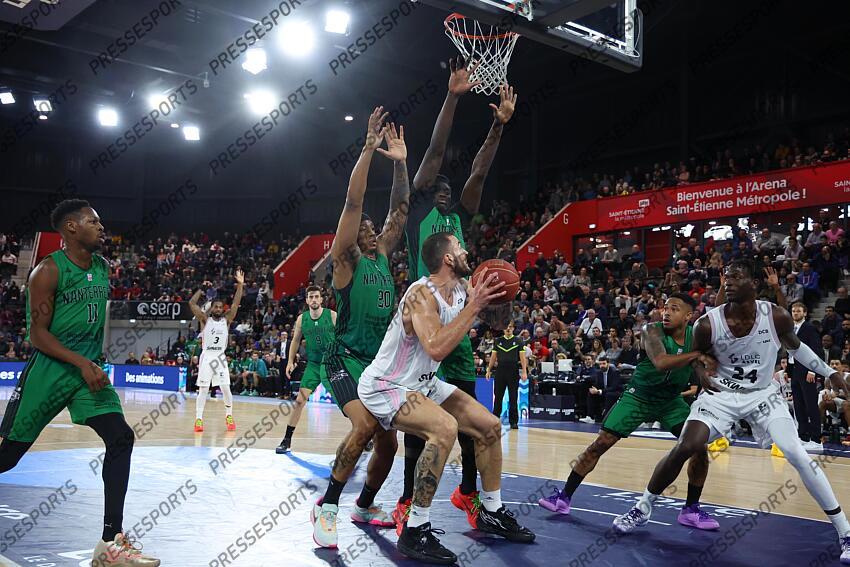 rodriguez (desi) lauvergne (joffrey) fall faye (ibrahima) LYON VILLEURBANNE-NANTERRE (78-82) 