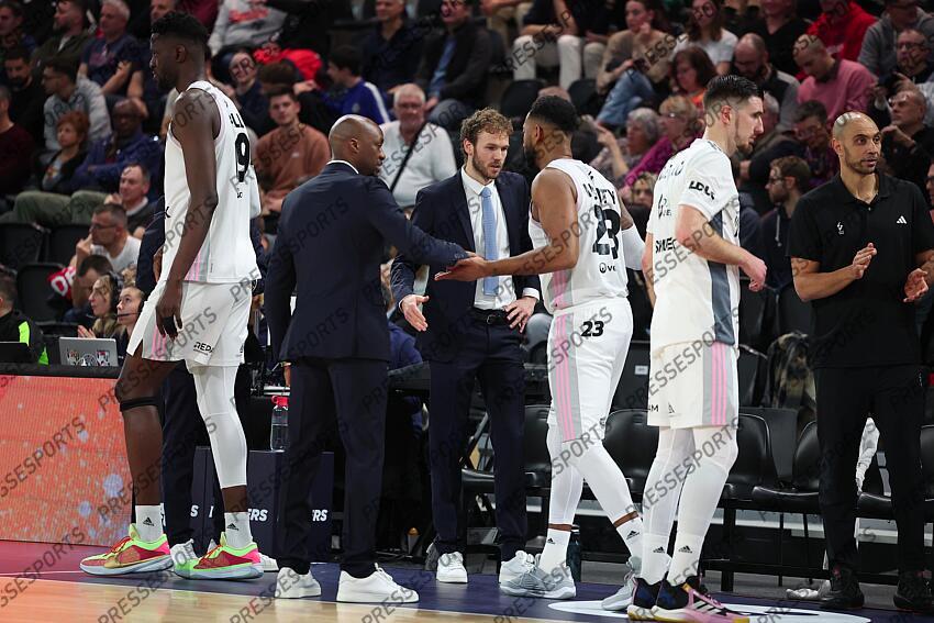 gomis (joseph) poupet (pierric) lighty (david) LYON VILLEURBANNE-NANTERRE (78-82) 
