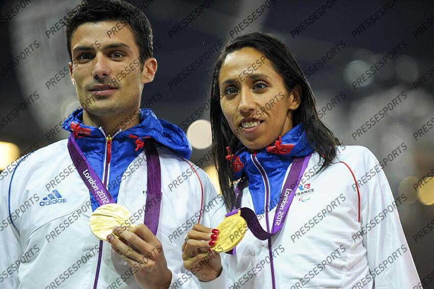 L'athlète française Assia El Hannouni, championne paralympique à Londres en 2012. Médaille d'or et Record du Monde en Catégorie T12 sur 200 m en 24”46 guidée par Gauthier Simounet Médaille d'or sur 400 m T12 : 55”39 (non guidée) JO PARALYMPIQUES LONDRES 