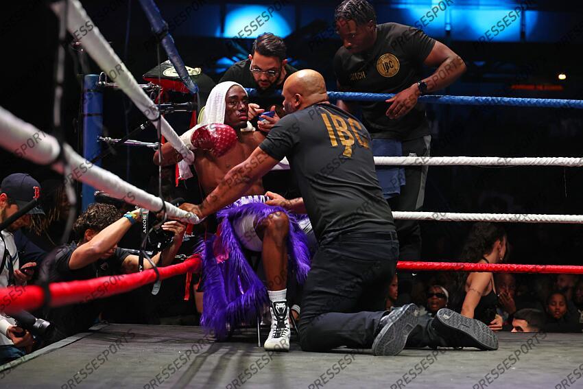 samake (bakary) (fra) short violet BAKARY SAMAKE VS AHMED EL MOUSAOUI 